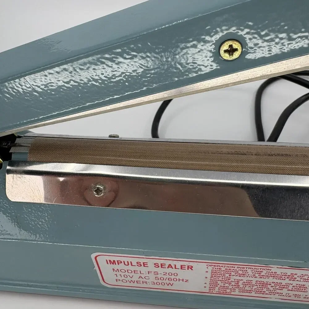 FS-200 Impulse Sealer 8 Inch 300W Plastic Bag Heat Sealer Powers On